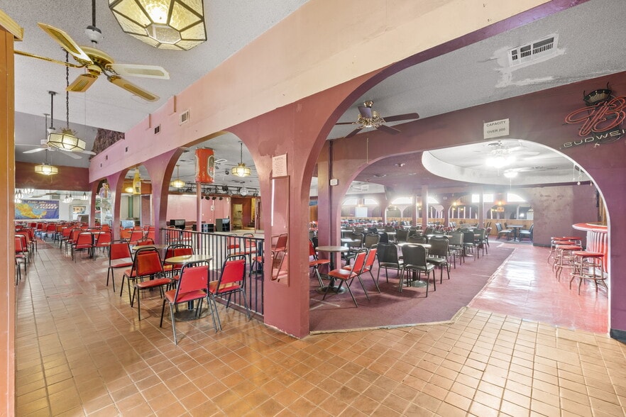 More Photos Of 276 Union Ave, Bakersfield Light Distribution For Sale