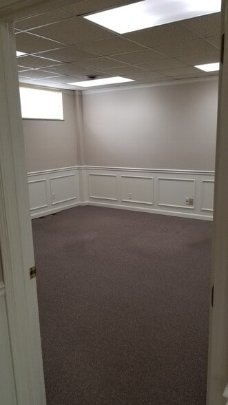 More Photos Of 2701-2709 Washington ave, Evansville Office For Sale