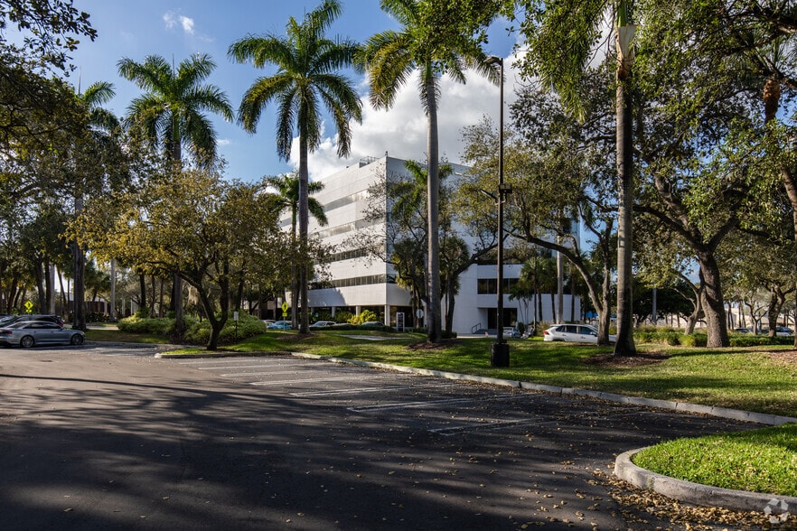 More Photos Of 7200 Corporate Center Dr, Miami Unknown For Lease