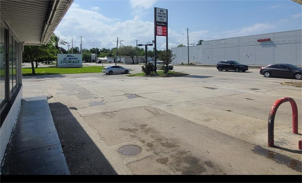 More Photos Of 1027 Mason Ave, Daytona Beach General Retail For Sale