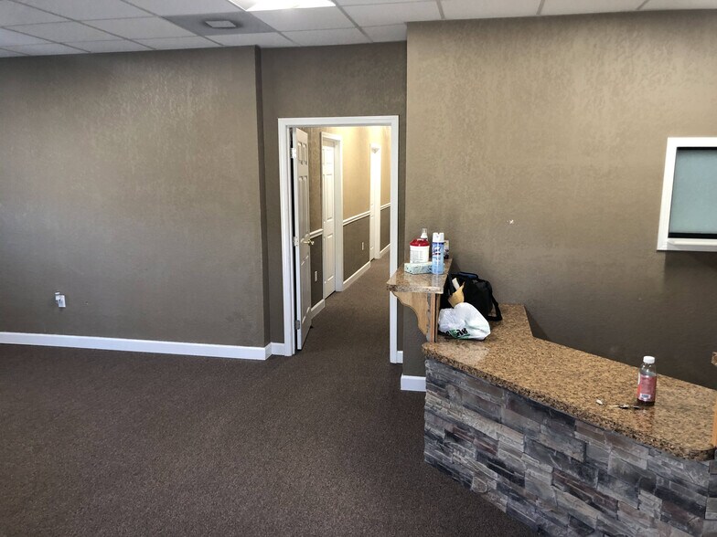 More Photos Of 2016 N Westwood Blvd, Poplar Bluff Freestanding For Sale