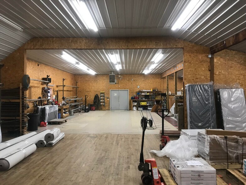 More Photos Of 104 Lenox Ave, Oneida Freestanding For Sale