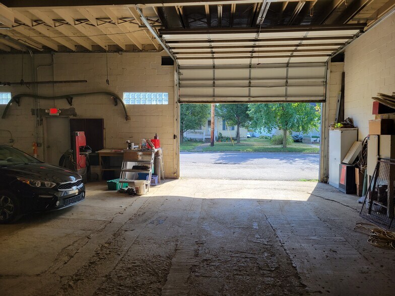 More Photos Of 1117 W Mulberry St, Lancaster Manufacturing For Sale