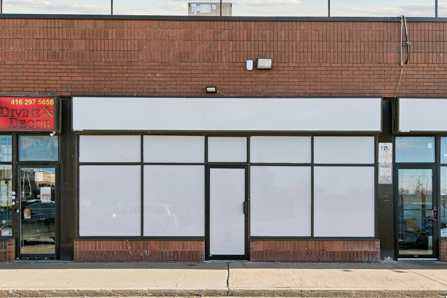 More Photos Of 2721 Markham Rd, Toronto Showroom For Sale