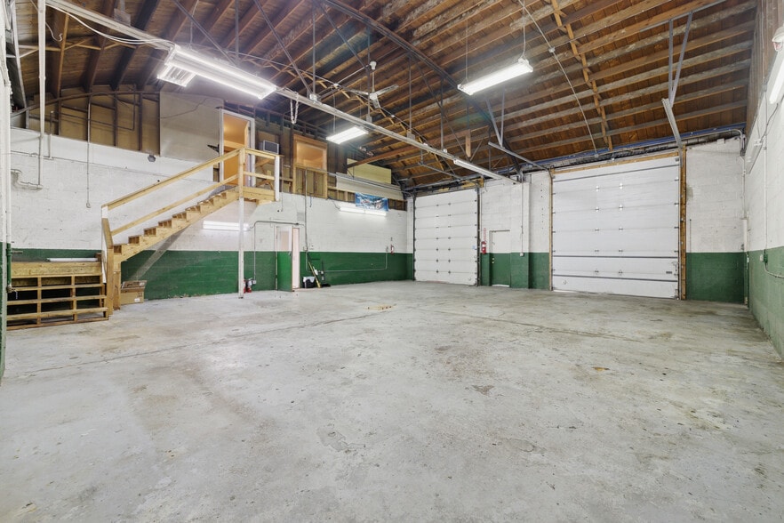 More Photos Of 9685-9695 W 44th Ave, Wheat Ridge Auto Repair For Lease