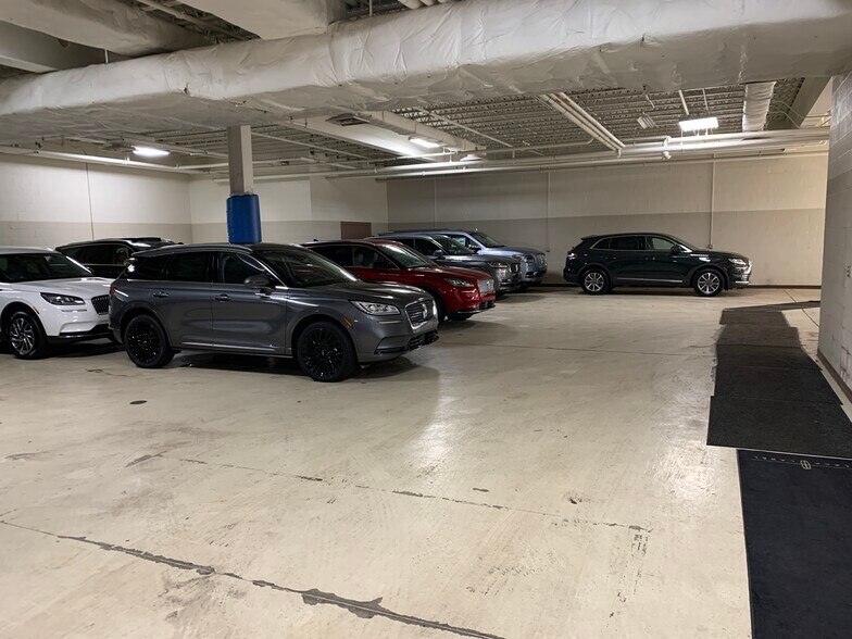 More Photos Of 4800 Clairton Blvd, Pittsburgh Auto Dealership For Lease