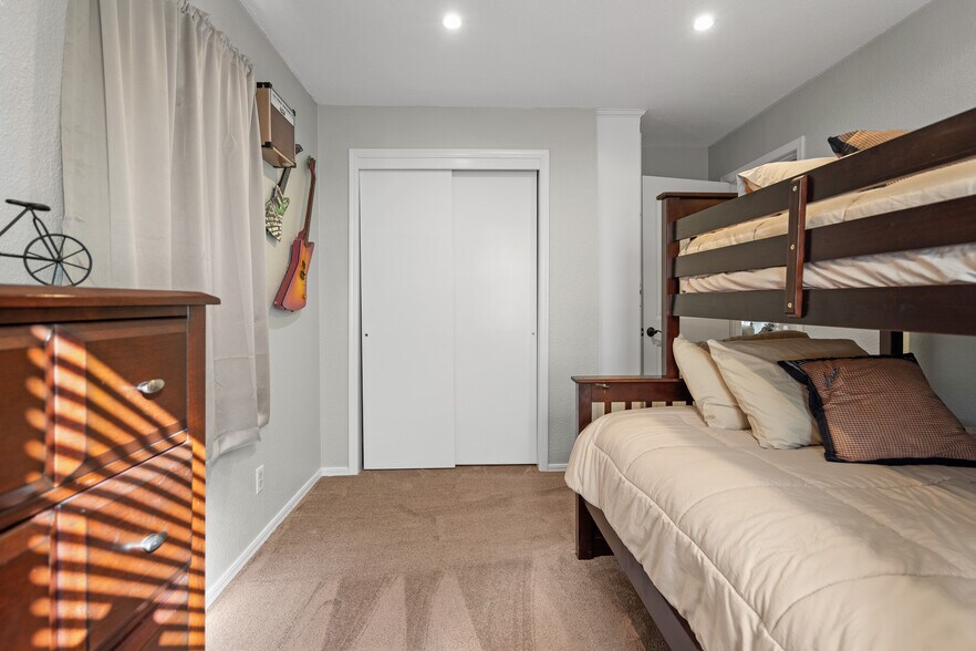 More Photos Of 3133 Chickasaw Trl, Sulphur Restaurant For Sale