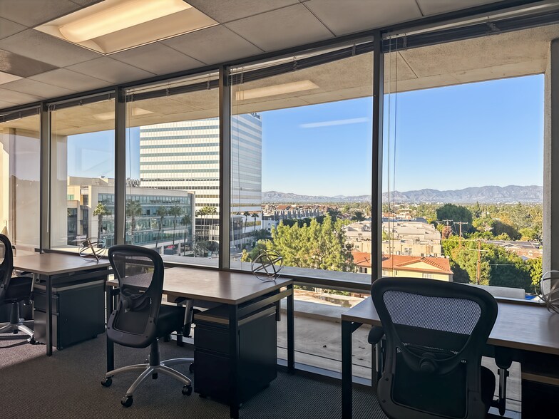 More Photos Of 15233 Ventura Blvd, Sherman Oaks Coworking Space