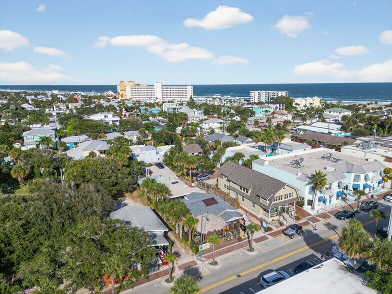 More Photos Of 314 Flagler Ave, New Smyrna Beach Storefront For Sale