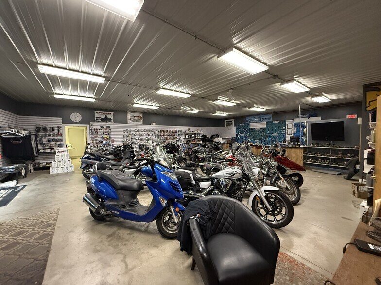 More Photos Of 555 Cortland Rd, Groton Flex For Sale