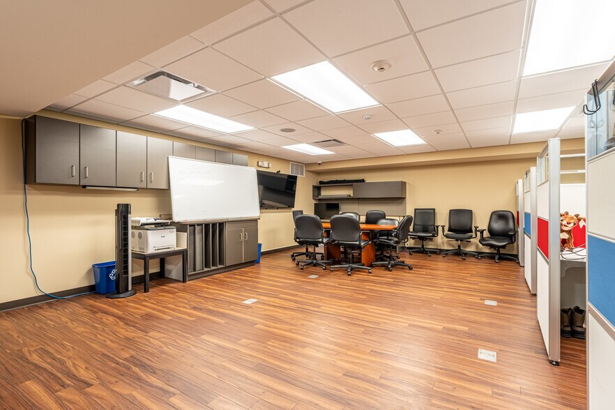 More Photos Of 16610 W 159th St, Lockport Medical For Sale