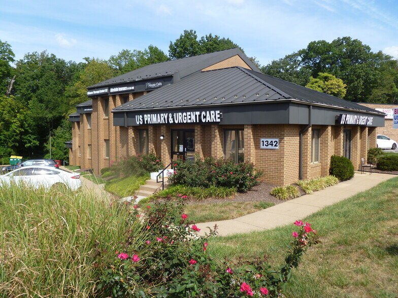 More Photos Of 1342 Old Bridge Rd, Woodbridge Medical For Lease