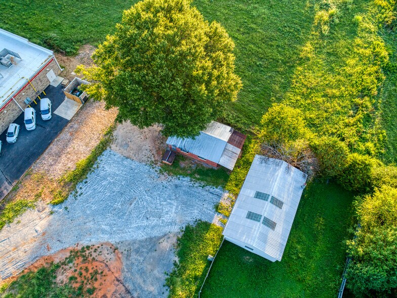 More Photos Of 690 River Highway Unit #3, Mooresville Freestanding For Sale