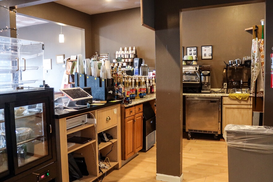 More Photos Of 426 Central Ave, Fairfield Storefront For Sale