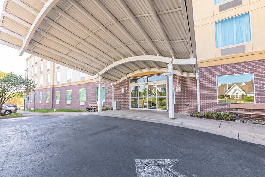 More Photos Of 7350 Williamson Blvd, Manassas Hotel For Sale