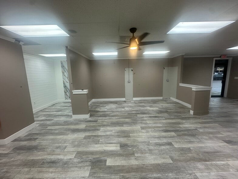 More Photos Of 608-618 Oakfield Dr, Brandon Unknown For Lease