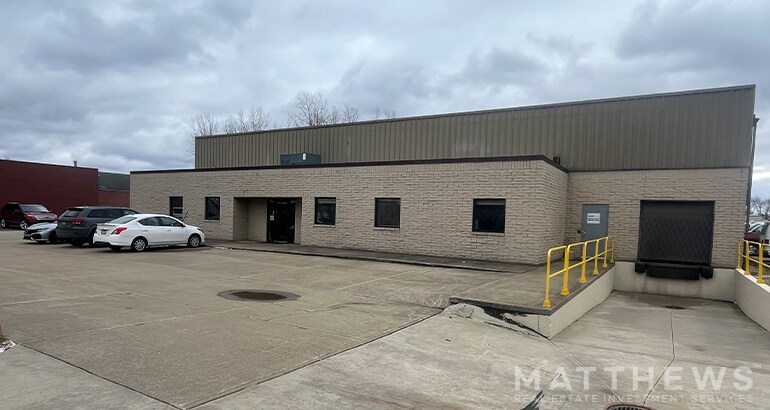 More Photos Of 38296 Western Pky, Willoughby Warehouse For Sale