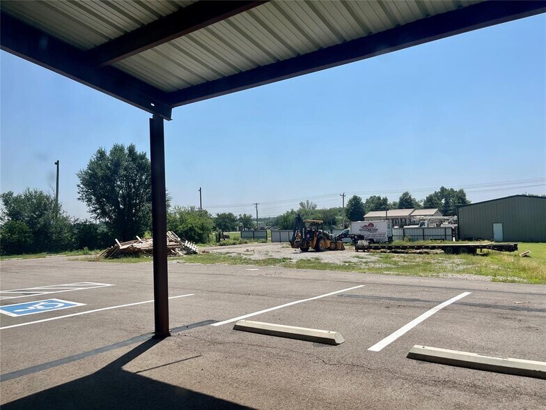 More Photos Of 2901 E Highway 37, Tuttle Flex For Sale