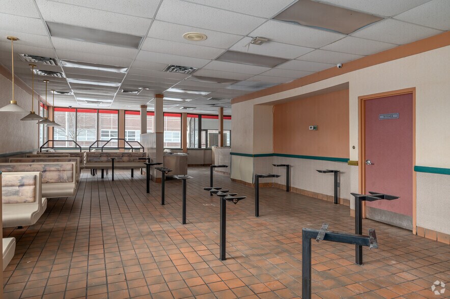 More Photos Of 4869 Turney Rd, Garfield Heights Fast Food For Sale