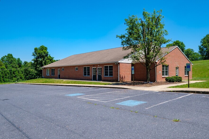 Primary Photo Of 81 Quicks Mill Rd, Verona Schools For Sale