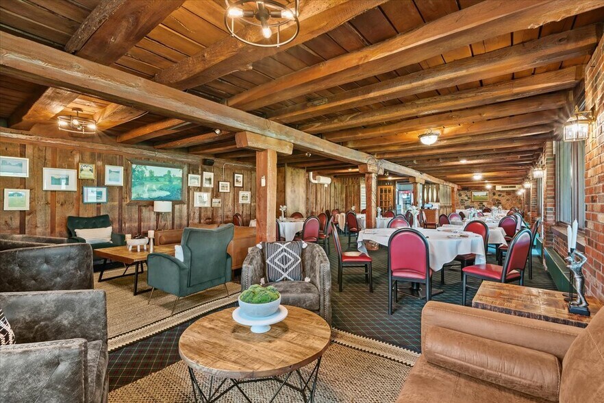 More Photos Of 9512 E Lippincott Blvd, Davison Golf Course Driving Range For Sale