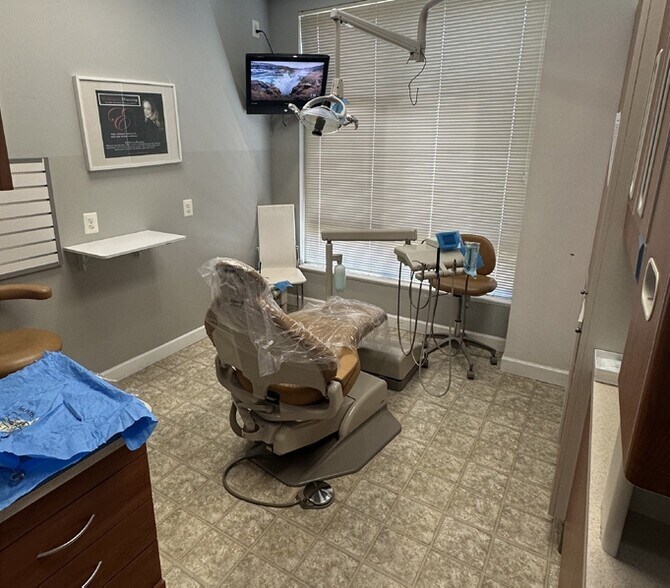 More Photos Of 44345 Premier Plz, Ashburn Medical For Lease