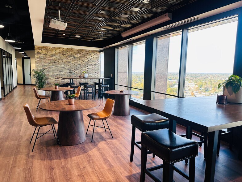 More Photos Of 1901 Main St, Columbia Coworking Space