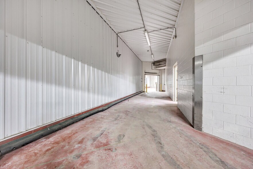 More Photos Of 305 S Wall St, Denmark Industrial For Sale