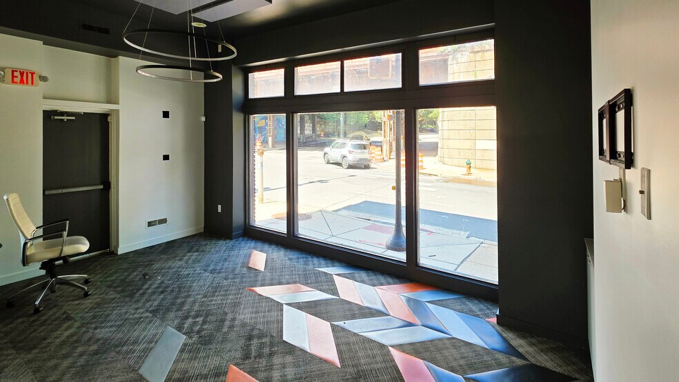 More Photos Of 4590 Main St, Manayunk Office For Lease