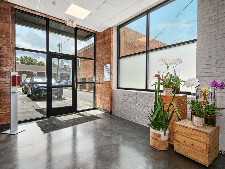More Photos Of 101 E Allen St, Hendersonville Medical For Lease