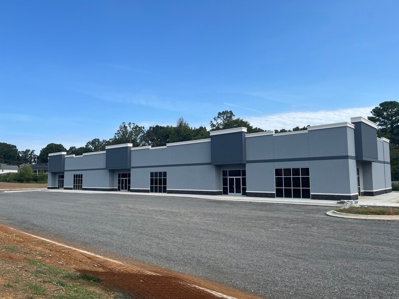 More Photos Of 10303 Highway 107, Sherwood General Retail For Lease