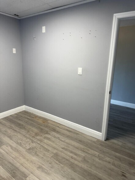 More Photos Of 3355 Lake Worth Rd, Palm Springs Storefront Retail Office For Lease
