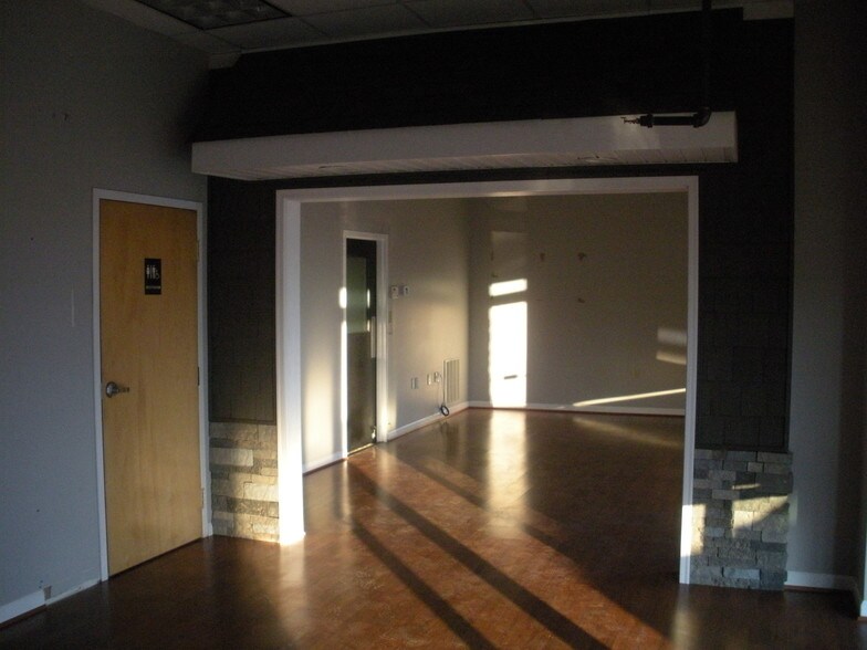 More Photos Of 4715-4763 Patriot Hwy, Fredericksburg Storefront Retail Office For Sale