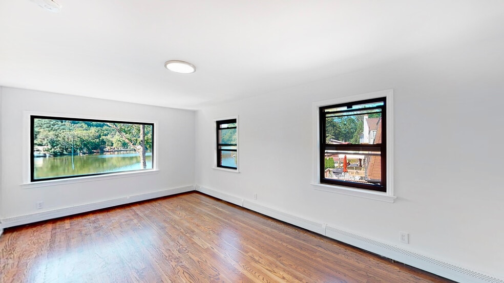 More Photos Of 37 Lakeshore Dr, Oakland Multifamily For Sale