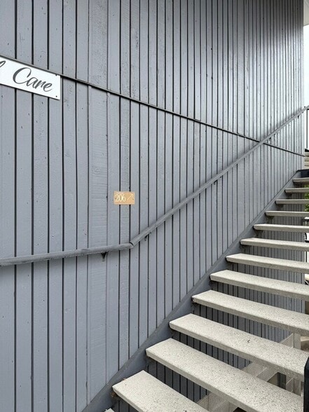 More Photos Of 777 N 500 W, Provo Medical For Sale