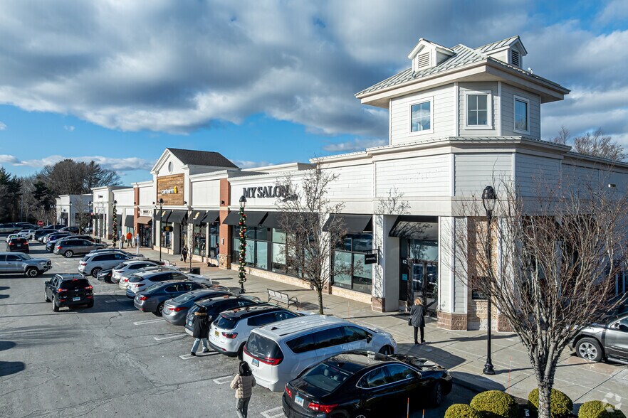 More Photos Of 600 Evergreen Way, South Windsor Unknown For Lease