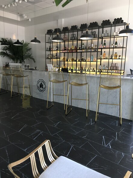 More Photos Of 442 W Kennedy Blvd, Tampa Office For Lease