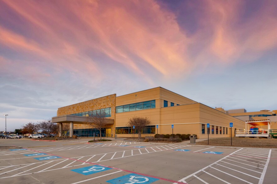 More Photos Of 10840 Texas Health Trl, Fort Worth Medical For Lease