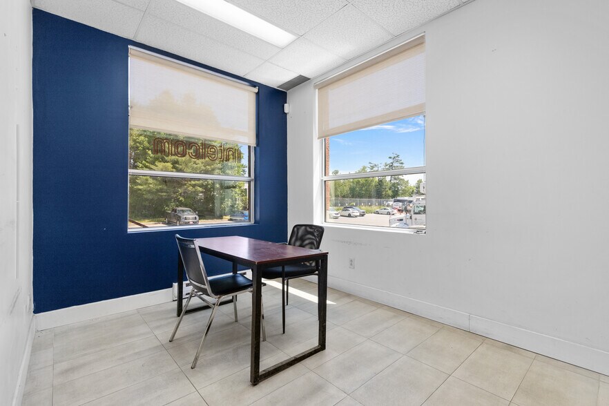 More Photos Of 1665 Rue Atmec, Gatineau Distribution For Lease