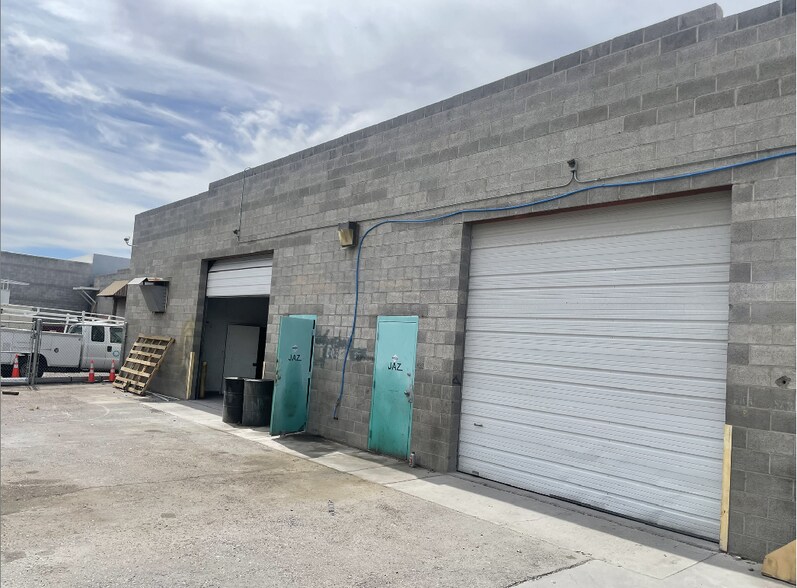 More Photos Of 5611 S 24th St, Phoenix Warehouse For Lease