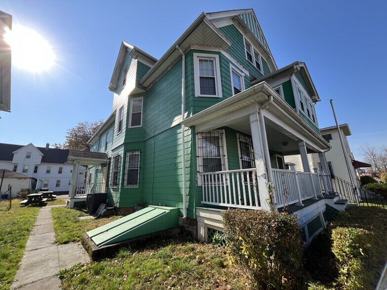 More Photos Of 1443 Albany Ave, Hartford Office For Sale