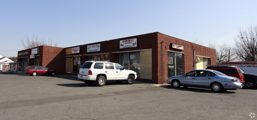 Primary Photo Of 9013-9015 Centreville Rd, Manassas Unknown For Lease