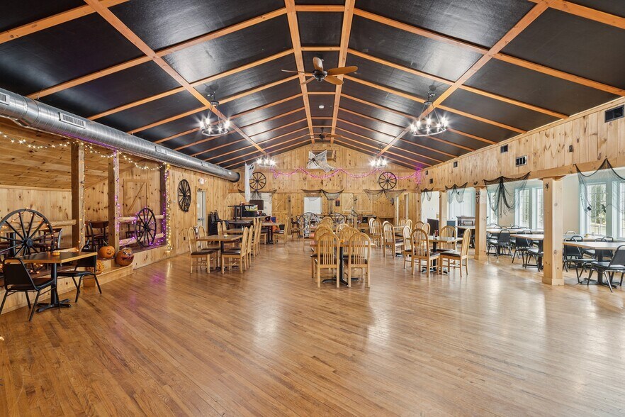 More Photos Of 17 Cherry Plain Sq, Berlin Restaurant For Sale