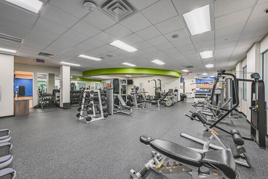 More Photos Of 5601 Headquarters Dr, Plano Office For Sale