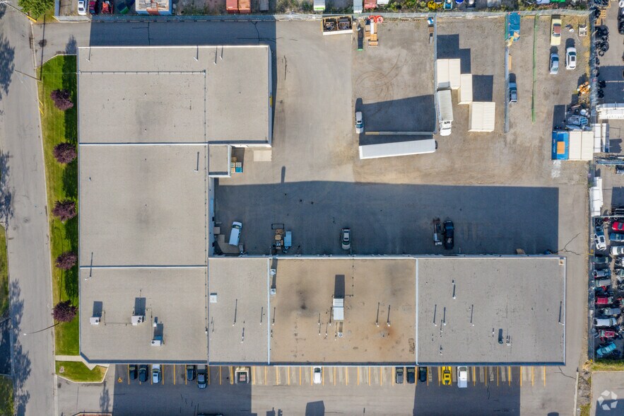 More Photos Of 4420 75th Ave SE, Calgary Warehouse For Lease
