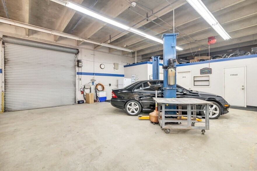 More Photos Of 1420 Forsythe Rd, West Palm Beach Auto Repair For Sale