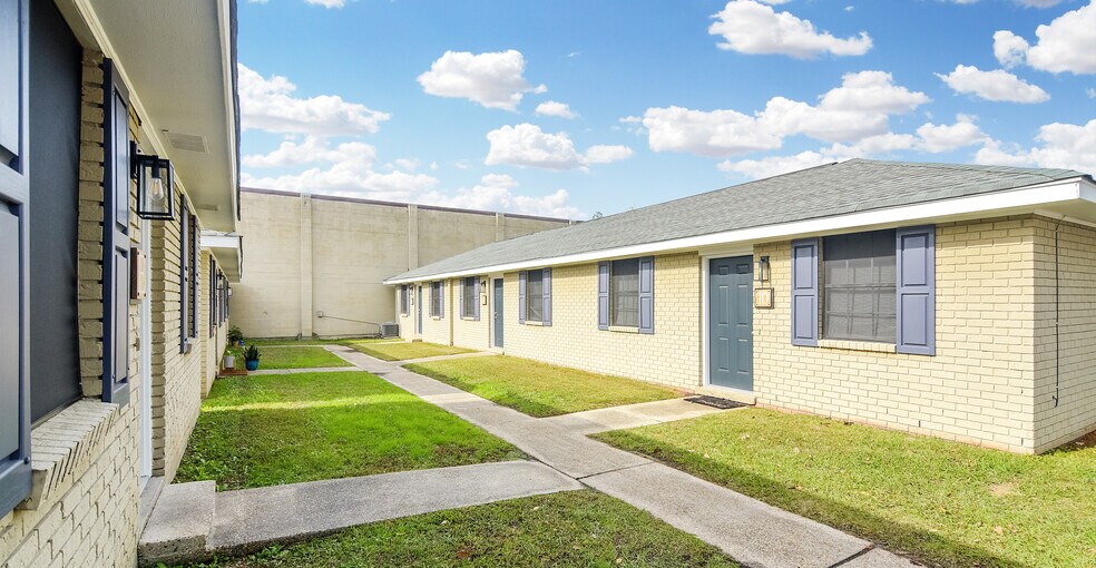 More Photos Of 119 N 35th Ave, Hattiesburg Apartments For Sale