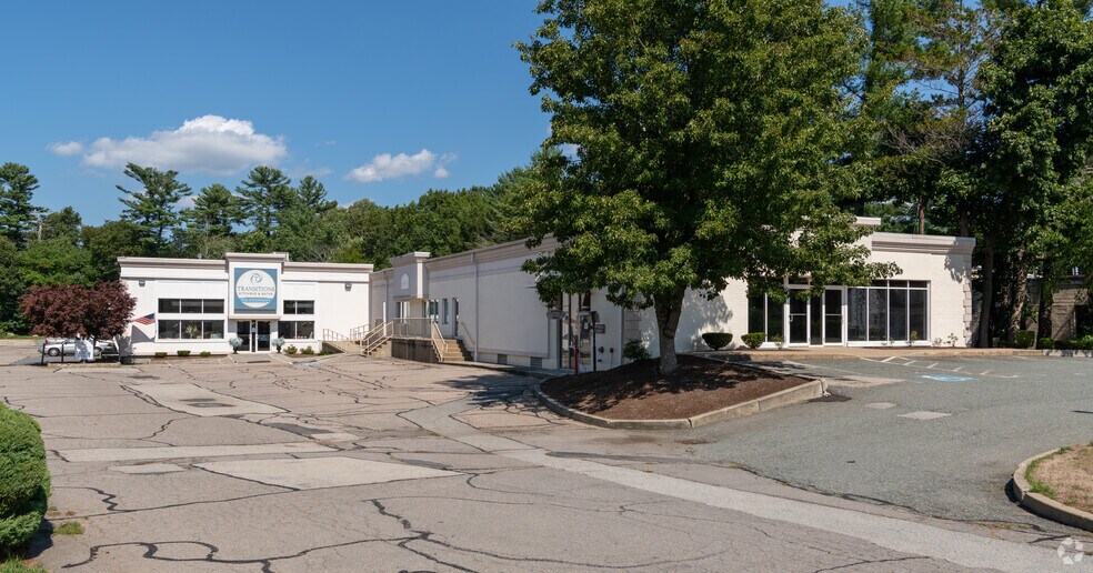More Photos Of 433 Washington St, Norwell Freestanding For Lease