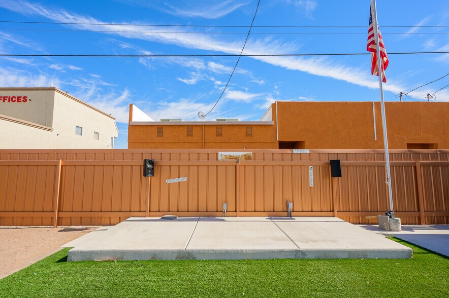 More Photos Of 877 Hancock Rd, Bullhead City Bar For Sale