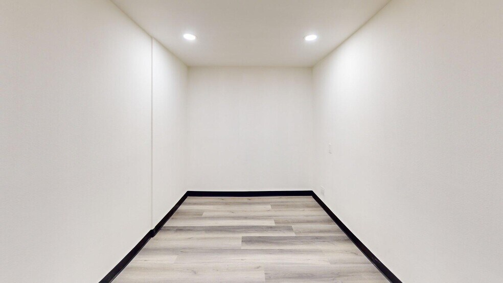 More Photos Of 1481-1493 Cota Ave, Long Beach Warehouse For Lease